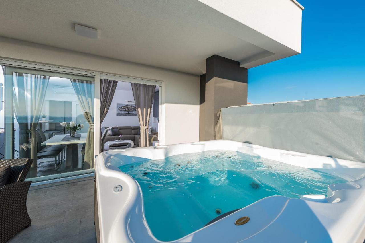 Villa Magnifica Penthouse With Jacuzzi Novalja Exterior foto